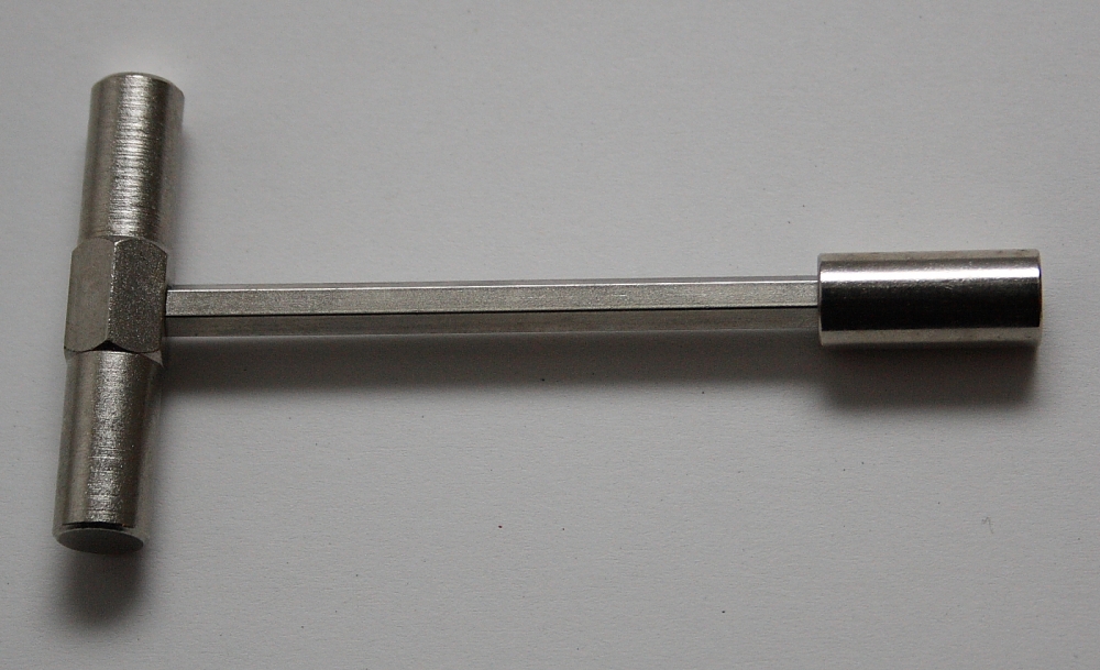 1 Hexagonal Messing-Speichen-Nippel von Pillar Spokes weiß 2,0 mm