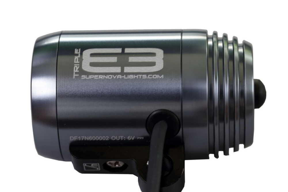 Supernova E3 Triple Scheinwerfer in grau